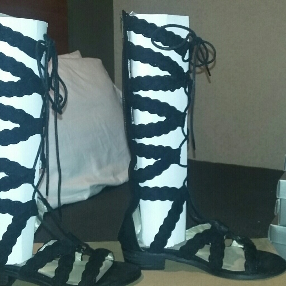 Joyfolie Girls gladiator boots black size 3